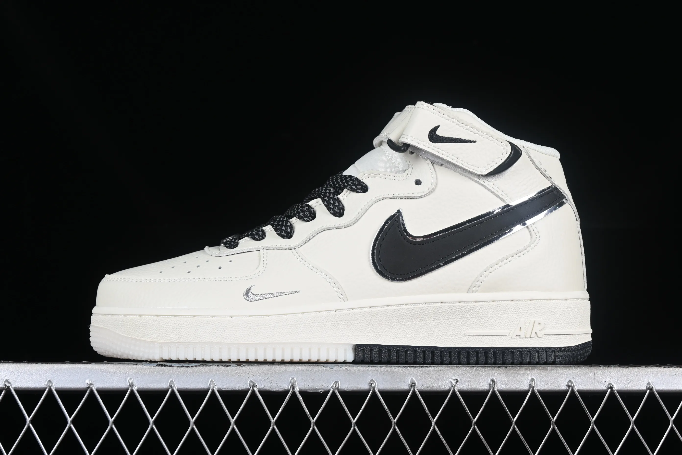 All categories Nk Air Force 1 Air Force series Nk Air Force 1 Mid Air Force mid-top Nk Air Force 1'07 Mid Beige and black two-color bottom Starry Air Force One mid-top casual sneakers XL0236-236
